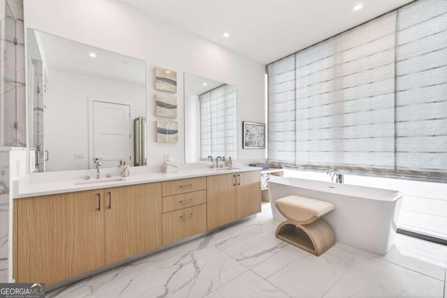 2425 Peachtree Road NE 1704, Atlanta, GA 30305