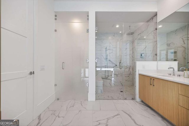 2425 Peachtree Road NE 1704, Atlanta, GA 30305