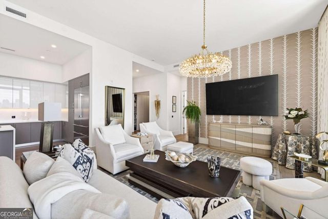 2425 Peachtree Road NE 1704, Atlanta, GA 30305