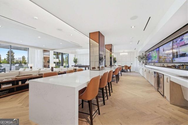 2425 Peachtree Road NE 1704, Atlanta, GA 30305