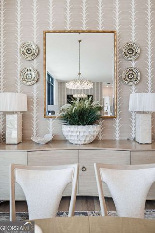 2425 Peachtree Road NE 1704, Atlanta, GA 30305