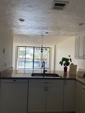 14 Royal Palm Way 204, Boca Raton, FL 33432