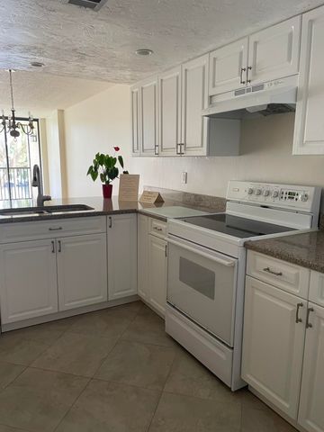 14 Royal Palm Way 204, Boca Raton, FL 33432