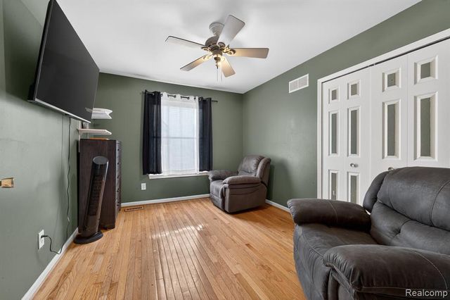 964 Henry Ruff Rd. Road, Garden City, MI 48135