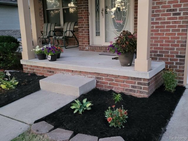 964 Henry Ruff Rd. Road, Garden City, MI 48135