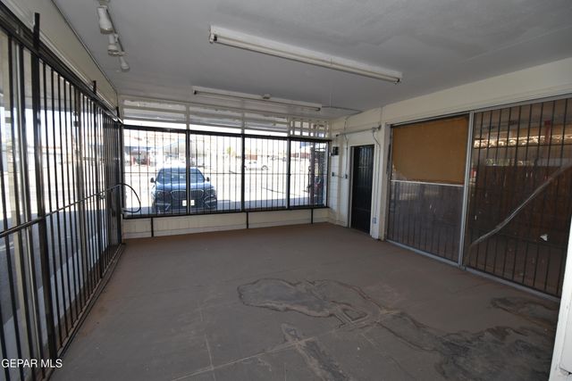 5002 Trowbridge Drive, El Paso, TX 79903