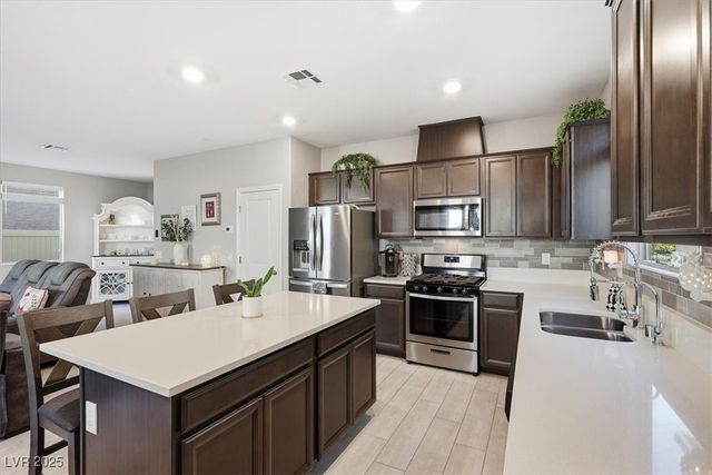 6955 Feather Hill Street, North Las Vegas, NV 89086