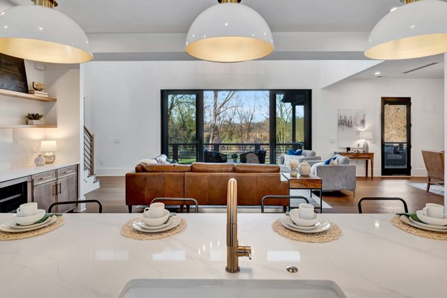 419 Lewisburg Ave, Franklin, TN 37064