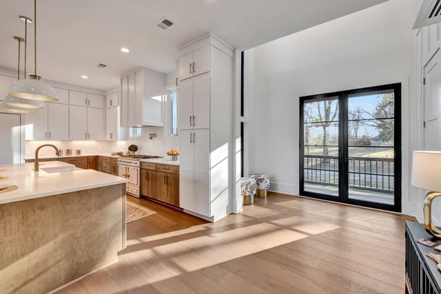 419 Lewisburg Ave, Franklin, TN 37064