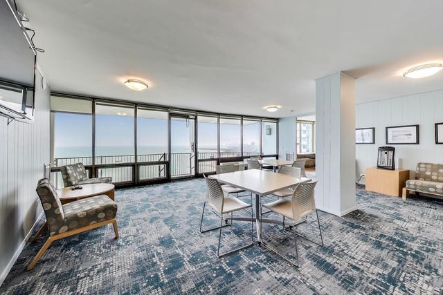 940 W Glenlake Avenue 19C, Chicago, IL 60660