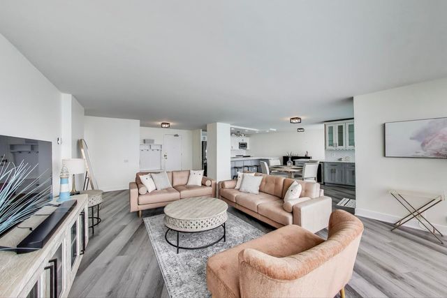 940 W Glenlake Avenue 19C, Chicago, IL 60660