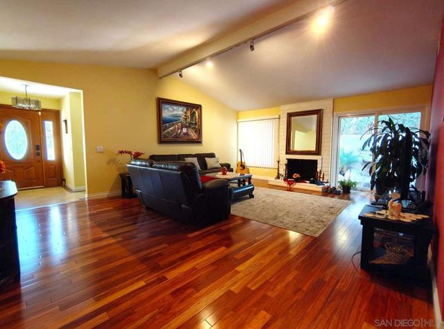 14491 Pinewood Rd, Tustin, CA 92780