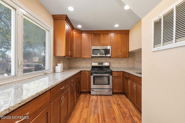 5 Scholer Drive, Union Beach, NJ 07735