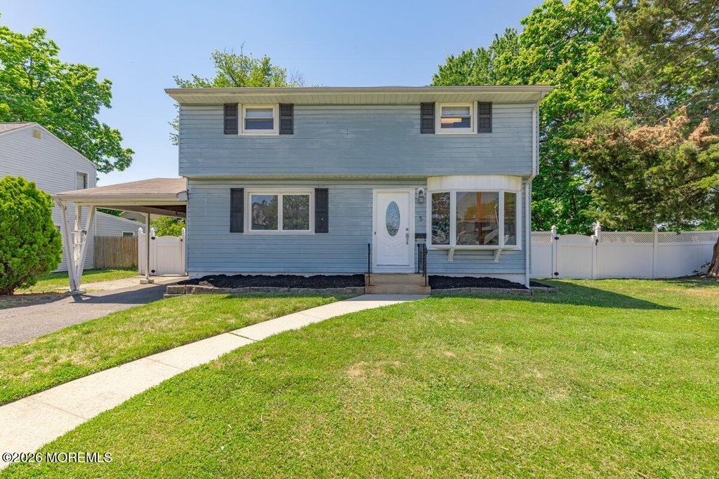 5 Scholer Drive, Union Beach, NJ 07735