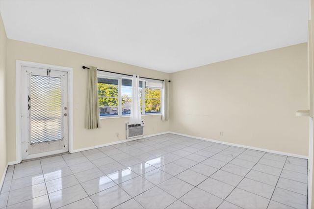 46 Waltham B, West Palm Beach, FL 33417