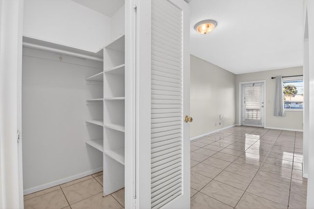 46 Waltham B, West Palm Beach, FL 33417