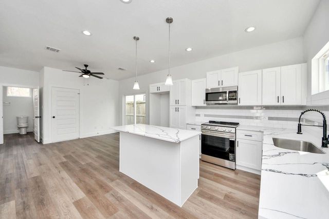 4406 Larkspur Avenue, Houston, TX 77051