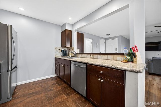 976 Windstream Drive, St Peters, MO 63376