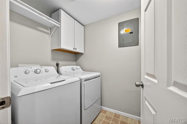 976 Windstream Drive, St Peters, MO 63376