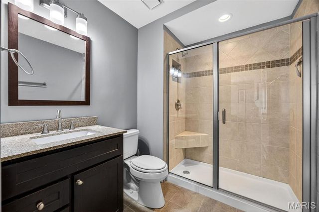 976 Windstream Drive, St Peters, MO 63376