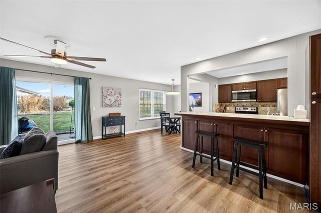 976 Windstream Drive, St Peters, MO 63376