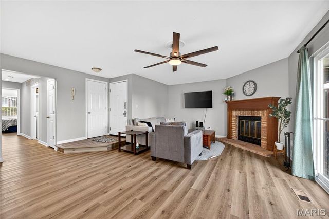 976 Windstream Drive, St Peters, MO 63376