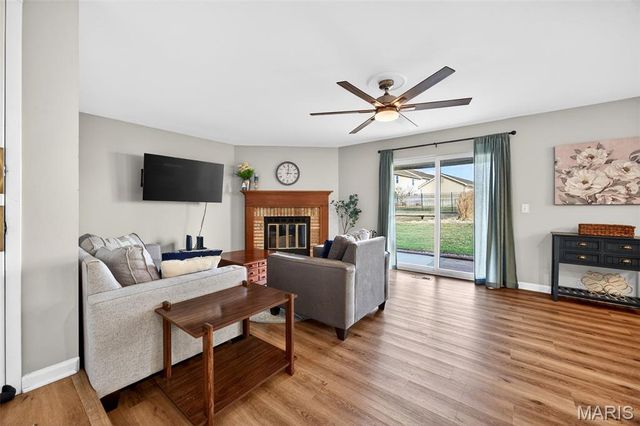 976 Windstream Drive, St Peters, MO 63376