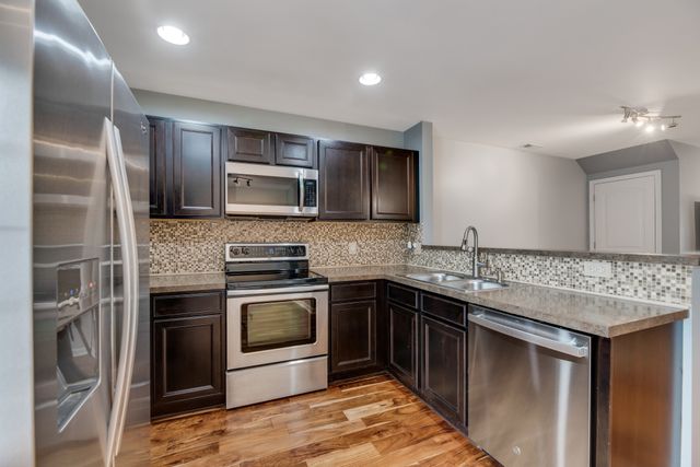 1404 Riverbrook Dr, Hermitage, TN 37076