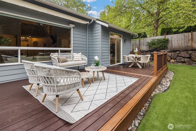 24865 NE 2nd Court, Sammamish, WA 98074