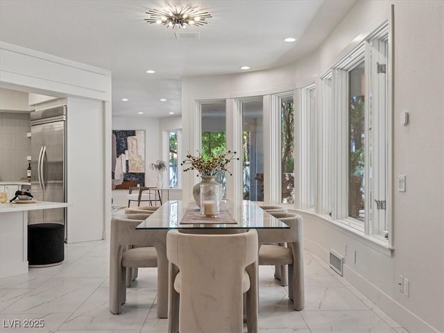 21 Sawgrass Court, Las Vegas, NV 89113