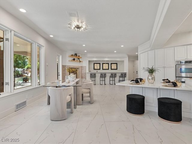 21 Sawgrass Court, Las Vegas, NV 89113