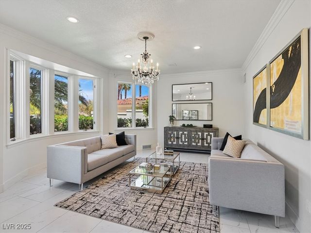 21 Sawgrass Court, Las Vegas, NV 89113