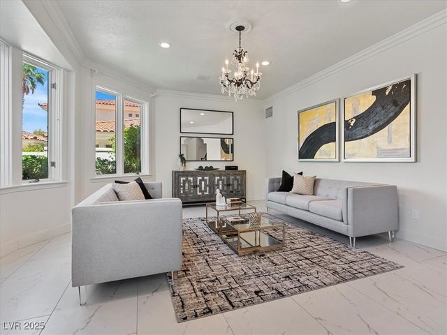 21 Sawgrass Court, Las Vegas, NV 89113