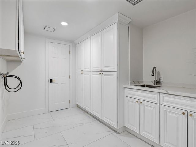 21 Sawgrass Court, Las Vegas, NV 89113