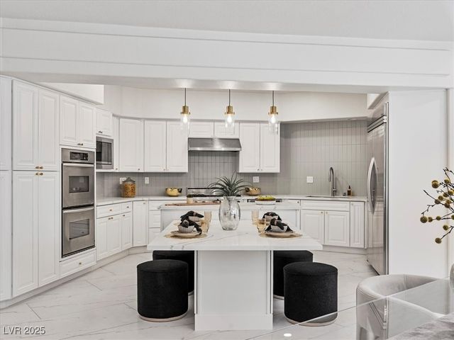 21 Sawgrass Court, Las Vegas, NV 89113