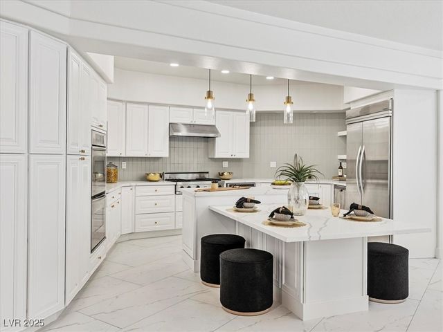 21 Sawgrass Court, Las Vegas, NV 89113