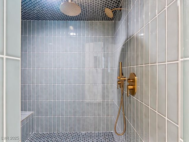 21 Sawgrass Court, Las Vegas, NV 89113