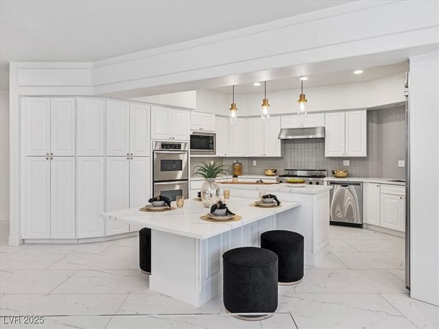 21 Sawgrass Court, Las Vegas, NV 89113