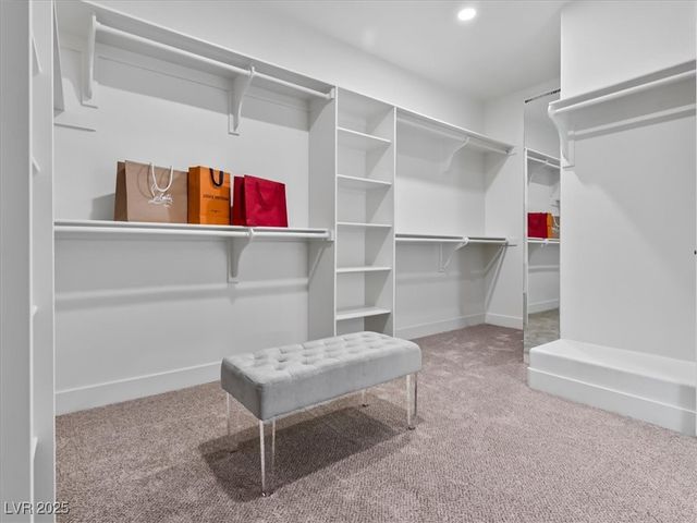 21 Sawgrass Court, Las Vegas, NV 89113