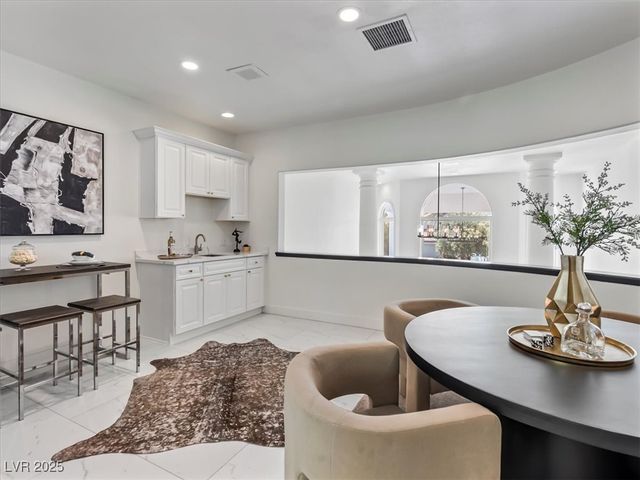 21 Sawgrass Court, Las Vegas, NV 89113