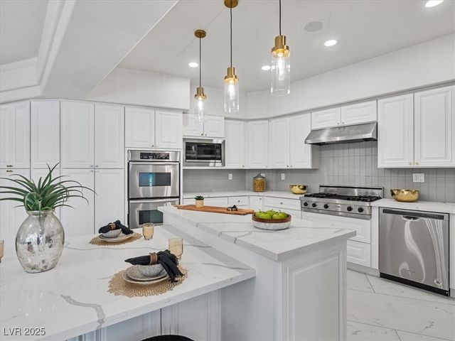 21 Sawgrass Court, Las Vegas, NV 89113