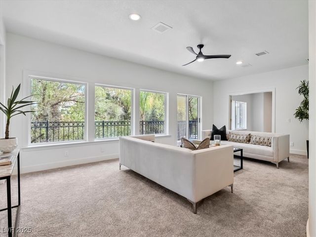 21 Sawgrass Court, Las Vegas, NV 89113