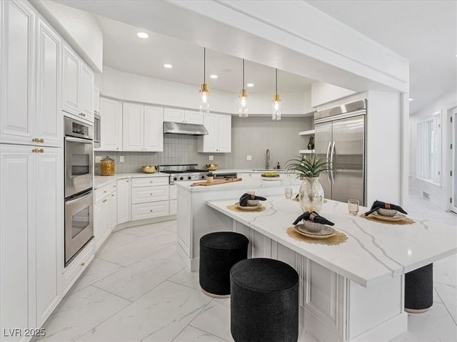 21 Sawgrass Court, Las Vegas, NV 89113