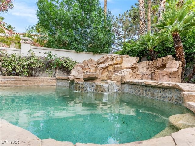 21 Sawgrass Court, Las Vegas, NV 89113