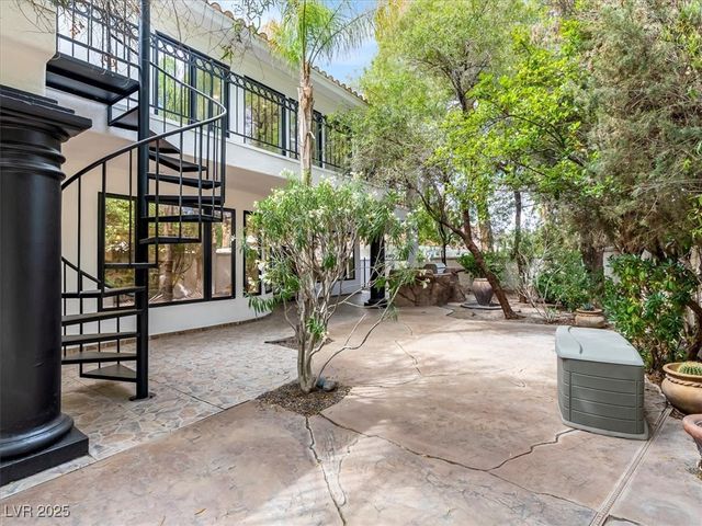 21 Sawgrass Court, Las Vegas, NV 89113