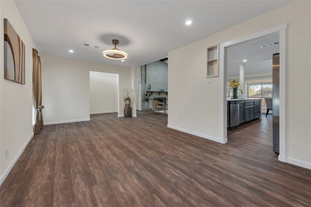 224 Plainview Drive, Hurst, TX 76054