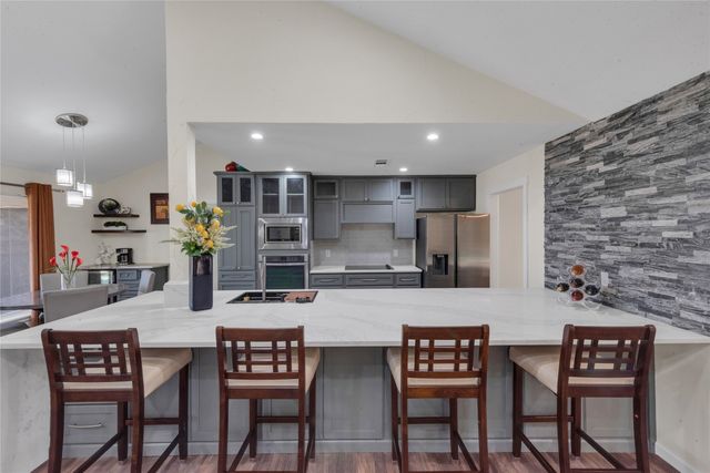 224 Plainview Drive, Hurst, TX 76054