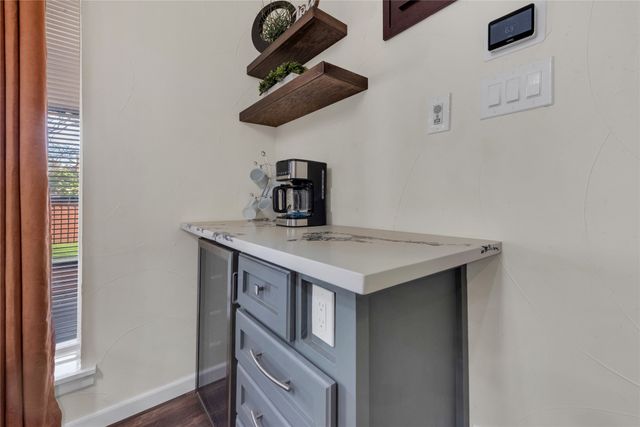 224 Plainview Drive, Hurst, TX 76054