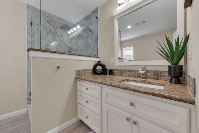 224 Plainview Drive, Hurst, TX 76054