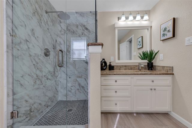 224 Plainview Drive, Hurst, TX 76054